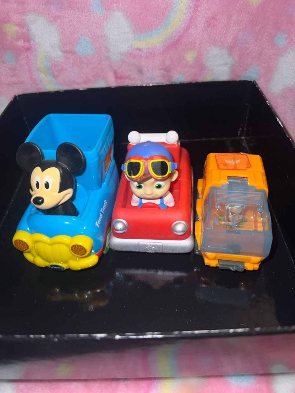 Lot cars coco melon micky mouse minion